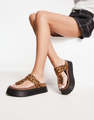 ASOS DESIGN Freefall toe post footbed in leopard