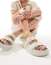 Buffalo☆Ava Velcross flat sandals in beige サンダル【UK発】 Buffalo Ava Velcross flat sandals in beige | ASOS