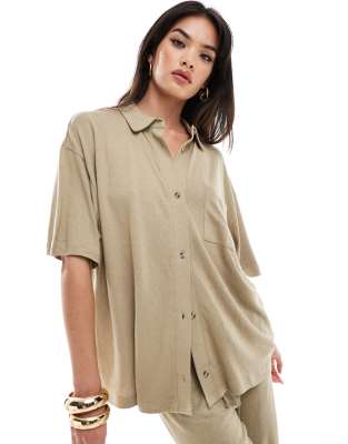 ASOS DESIGN – Freizeithemdbluse in taupefarbener Leinenoptik