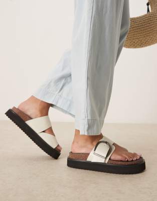 ASOS DESIGN - Fresh - Mules in Wollweiß mit Fußbett und dicker Sohle
