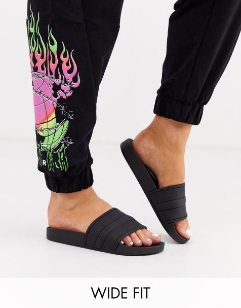 ASOS DESIGN – Freya – Badesandalen in Schwarz, weite Passform