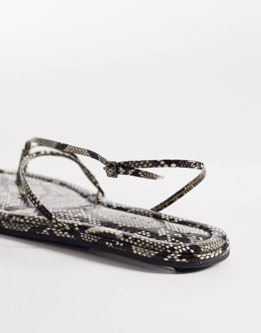 ASOS DESIGN - Freya - Platte teensandalen met bandjes en slangenprint, 3 van 4