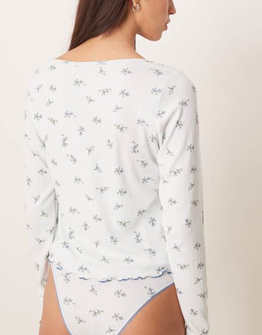 ASOS DESIGN – Freya – Pyjama-Strickjacke aus Pointelle mit blauem Blümchenmuster, 3 von 4
