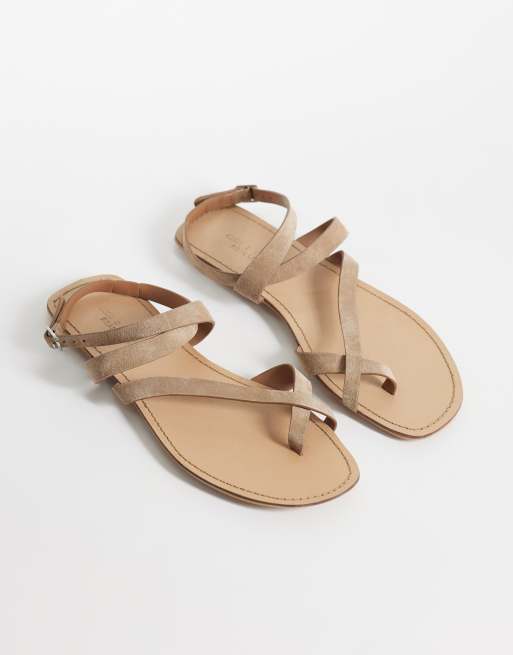 ASOS DESIGN – Friction – Sandalen aus echtem Wildleder in Taupe, 2 von 4