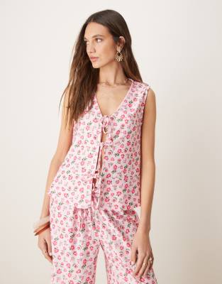 ASOS DESIGN - Frilly - Weste in Rosa geblümt mit Bindebändern vorne, Kombiteil