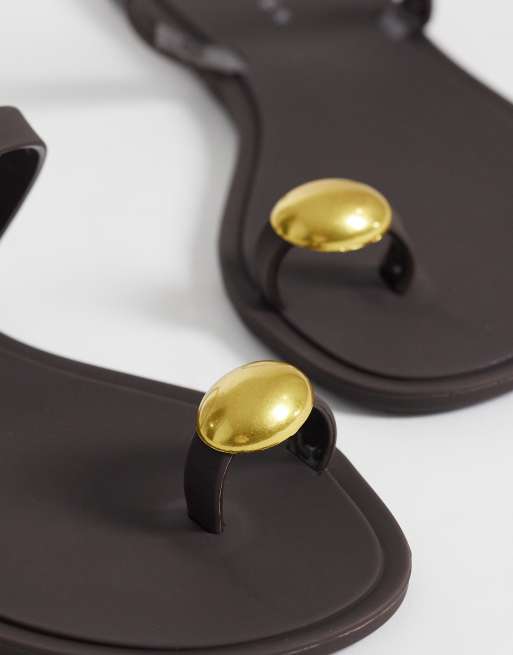 ASOS DESIGN - Fritzi - Chokoladebrune jelly-sandaler med guldfarvede detaljer, 3 af 4