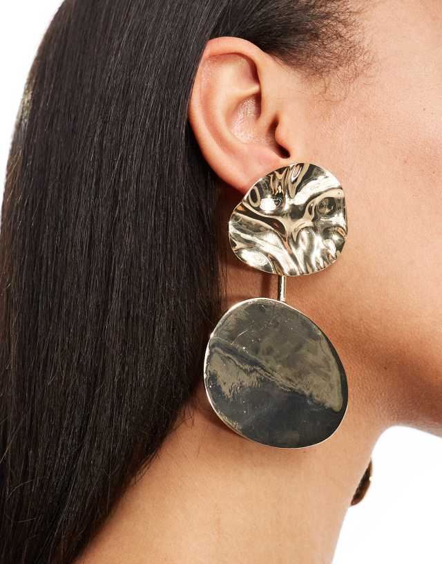 ASOS DESIGN - front and back earrings with hammered abstract detail in gold tone