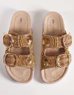 ASOS DESIGN - Frost - Sandalen in Gold mit Perlenverzierung und zwei Riemen-Goldfarben