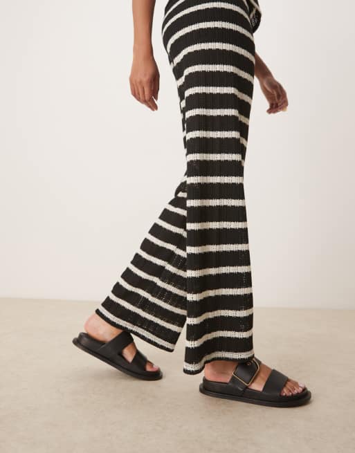 ASOS DESIGN - Frozen - Slippers met dubbele bandjes in zwart, 3 van 4