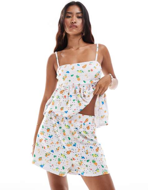 ASOS DESIGN – Fruktmönstrat set i broderie anglaise med shorts och topp i peplum-modell - view 1