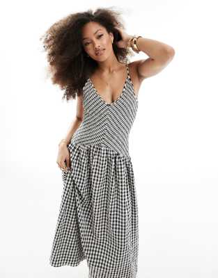ASOS DESIGN full skirt midi crinkle sundress in mono gingham