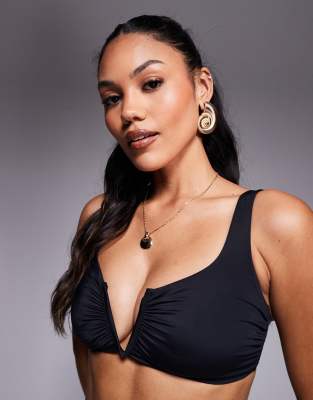 ASOS DESIGN - Fuller Bust - Maya - Mix and Match - Cropped-Bikinioberteil in Schwarz mit v-förmigem Bügeldetail