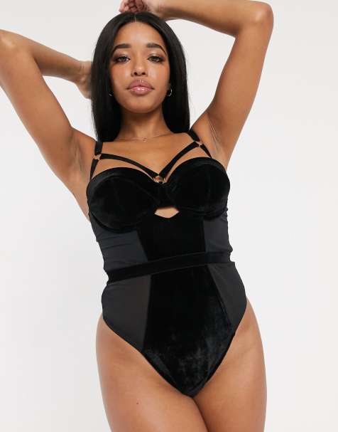 ASOS DESIGN – Fuller Bust Victoria – Samt-Body mit Spitze und Bügel