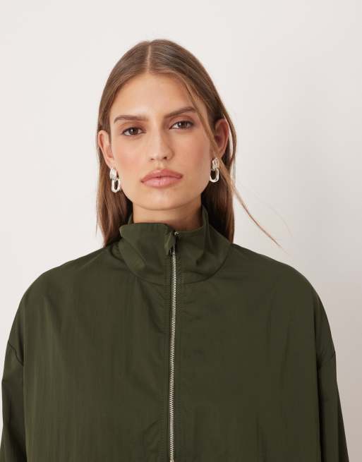 ASOS DESIGN – Funktionsjacke in Khaki mit Stehkragen und Reißverschluss, 2 von 4