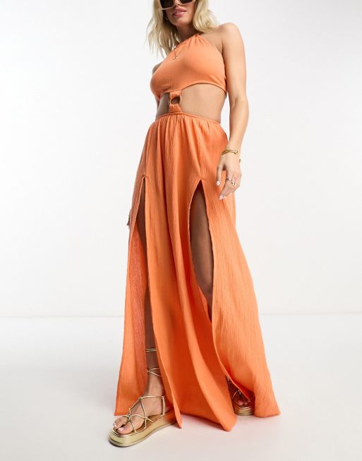 ASOS DESIGN – Fylligare Byst – Orange krinklad strandklänning i maxilängd med halterneck