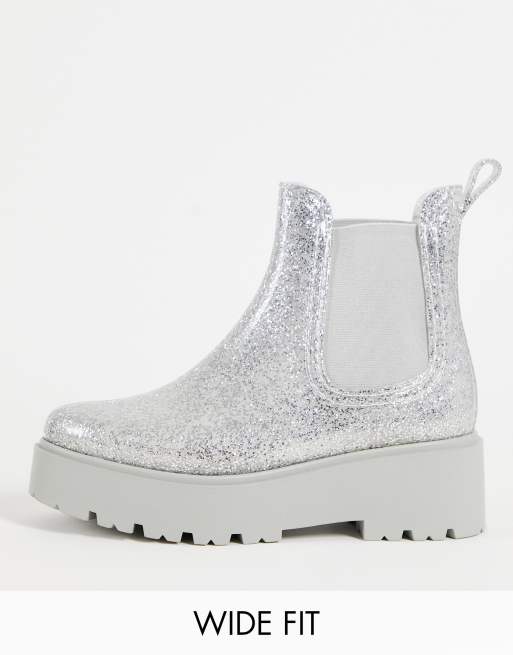 ASOS DESIGN - Gadget - Stivali Chelsea da pioggia a pianta larga color argento glitterato con suola spessa