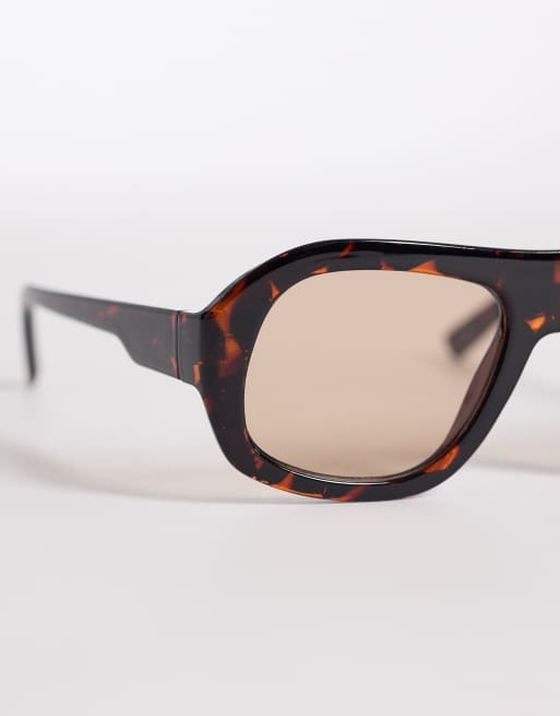 ASOS DESIGN gafas de sol redondas ligeramente tintadas con montura de carey y lentes marrones, 2 de 3