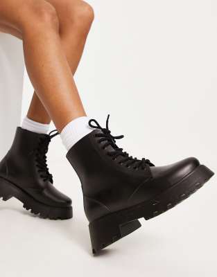 ASOS DESIGN Galaxy chunky lace up wellies in black