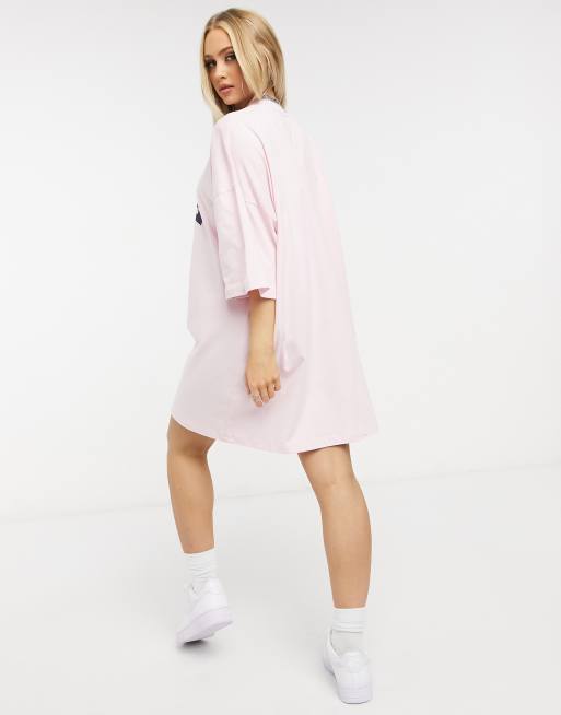 ASOS DESIGN - Gammalrosa t-shirtklänning i oversize med USA-logga, 2 av 4