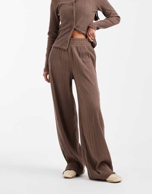 ASOS DESIGN - Geborstelde geribbelde broek met wijde pijpen in chocoladebruin, deel van co-ord set, 2 van 5