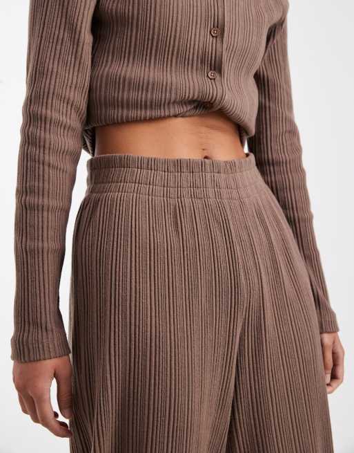 ASOS DESIGN - Geborstelde geribbelde broek met wijde pijpen in chocoladebruin, deel van co-ord set, 4 van 5