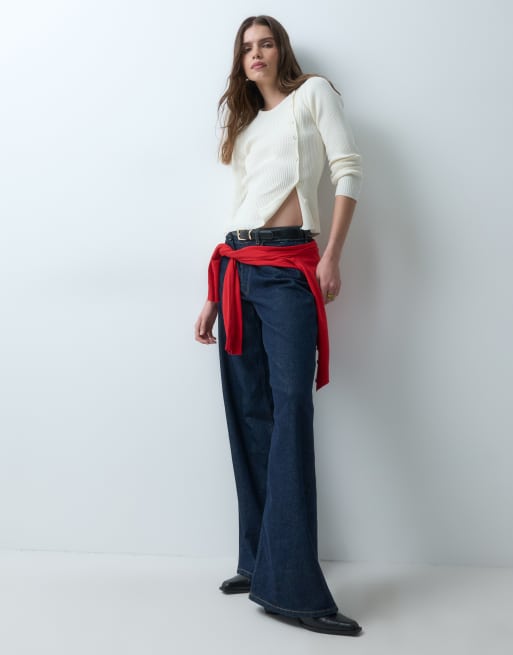ASOS DESIGN gebreid asymmetrisch vest met knopen in ecru, 3 van 4