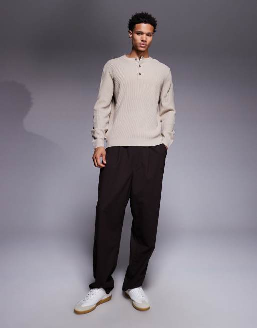 ASOS DESIGN - Gebreid geribbeld henley T-shirt met lange mouwen in stone, 2 van 5