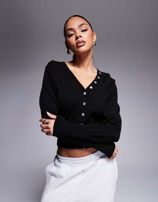 ASOS DESIGN - Gebreid vest met taillering en knoopjes in zwart