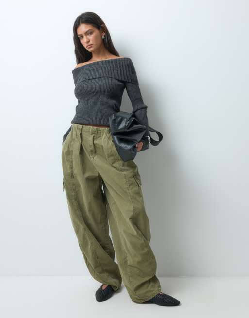 ASOS DESIGN gebreide bardottop met open rug in antracietgrijs, 3 van 5