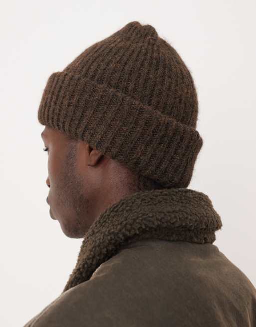 ASOS DESIGN - Gebreide beanie in bruin, 2 van 3