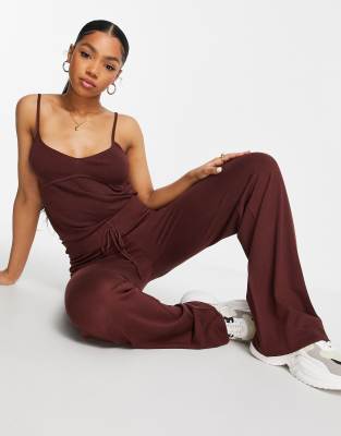 ASOS DESIGN - Gebreide broek met wijde pijpen in bruin, deel van co-ord set
