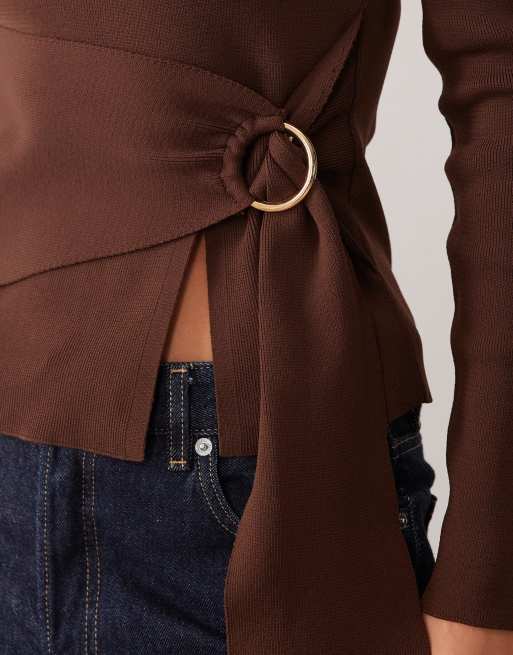 ASOS DESIGN gebreide compacte top met blote schouders, asymmetrische drape in chocoladebruin, 3 van 4