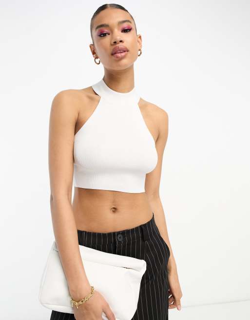 ASOS DESIGN - Gebreide crop cami met structuur en halternek in wit