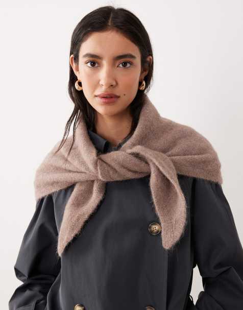 ASOS DESIGN - Gebreide driehoeksjaal van alpacawolmix in beige - view 1