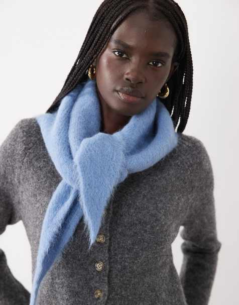 ASOS DESIGN gebreide driehoekssjaal van alpacawolmix in middenblauw - view 1