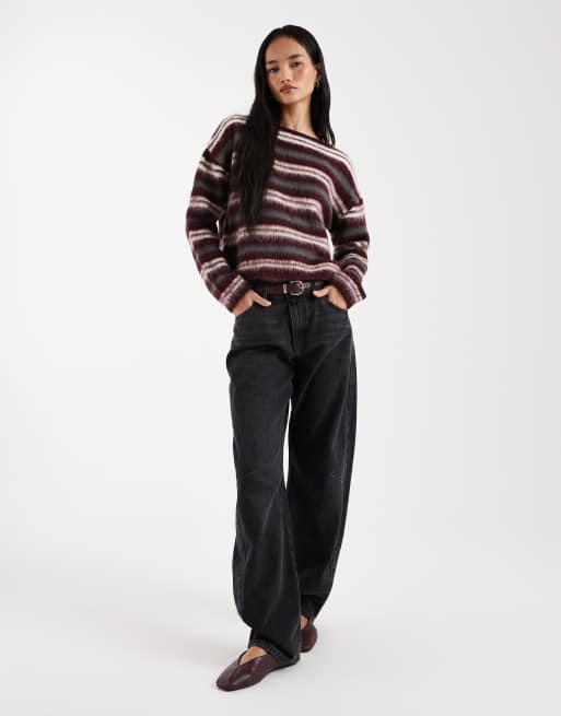 ASOS DESIGN - Gebreide geborstelde trui met strepen in bordeauxrood, 2 van 4