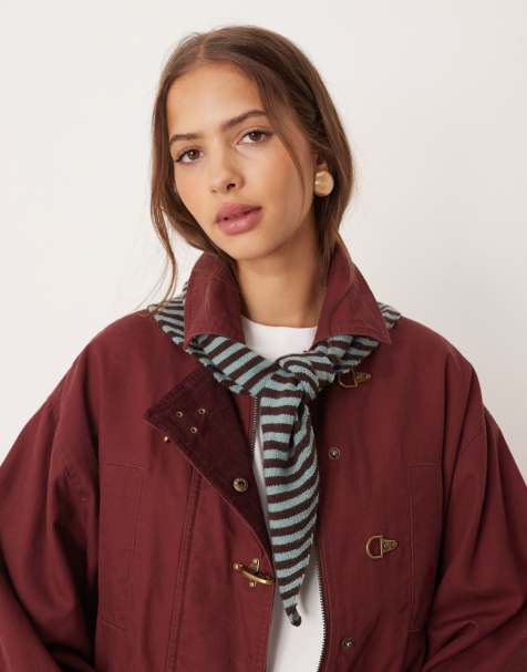 ASOS DESIGN - Gebreide gestreepte driehoekige sjaal in blauw en chocoladebruin - view 1