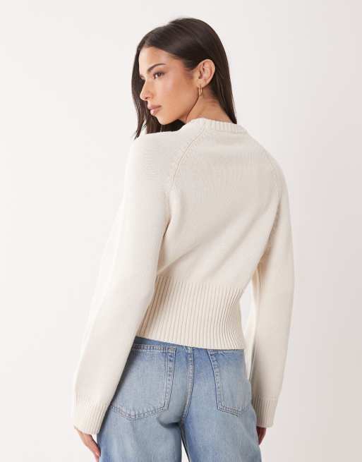 ASOS DESIGN - Gebreide getailleerde trui met knoopsluiting in ecru, 4 van 4