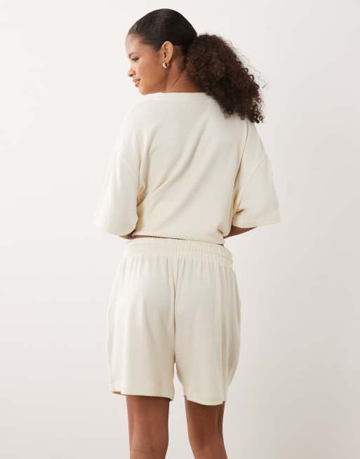 ASOS DESIGN - Gebreide hardloop shorts met textuur in crème, deel van co-ord set, 4 van 5