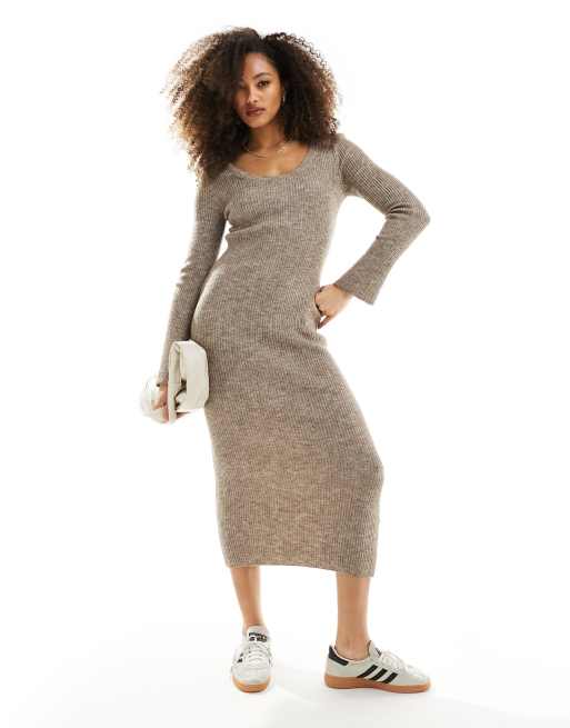 ASOS DESIGN - Gebreide maxi-jurk met lage ronde hals in bruin