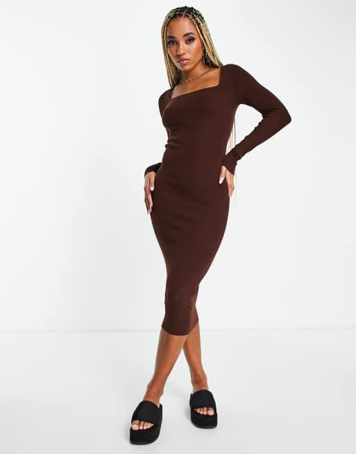ASOS DESIGN - Gebreide midi jurk met open achterkant en gerimpeld detail in bruin