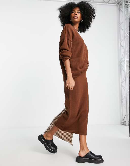 ASOS DESIGN - Co-ord set van oversized trui met ronde hals en gebreide midirok in bruin, 3 van 3