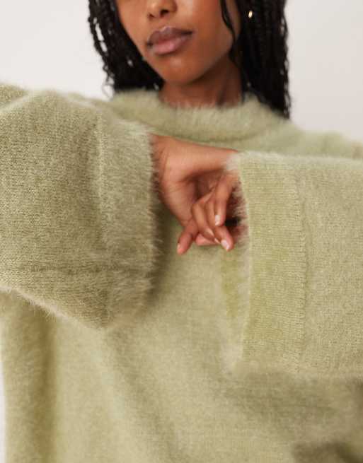 ASOS DESIGN - Gebreide pluizige trui met wijde mouwen in groen, 4 van 4