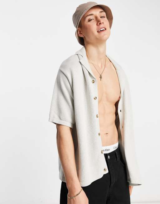 ASOS DESIGN - Gebreide poloshirt van halfzware stof met knoopsluiting in zachtgrijs