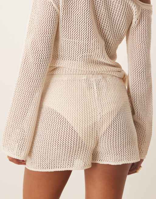 ASOS DESIGN - Gebreide short met 3D bloemen in ecru, deel van co-ord set, 4 van 5