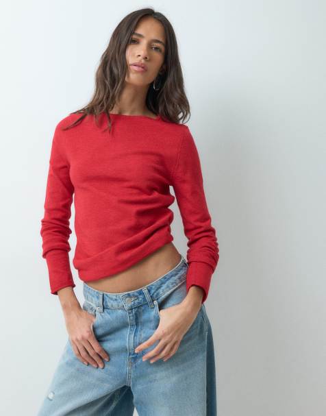 ASOS DESIGN gebreide top met asymmetrische hals en lange mouwen, fijngebreid, in rood - view 1