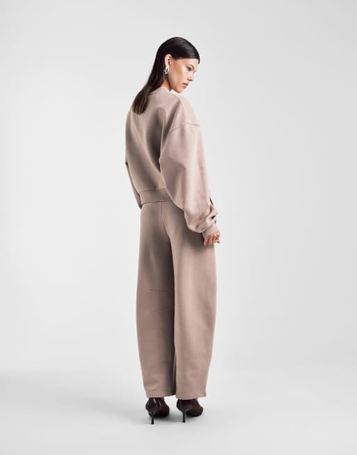 ASOS DESIGN – Gebürstete Barrel Leg Jogginghose in Mokka-Taupe, 3 von 5