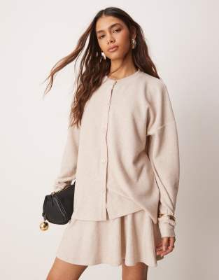 ASOS DESIGN - Gebürstete Longline-Strickjacke in Creme, Kombiteil-Weiß