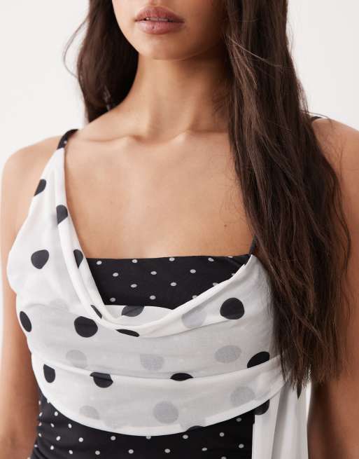 ASOS DESIGN - Gedrapeerde camitop met verschillende stippen in zwart en wit, 3 van 4
