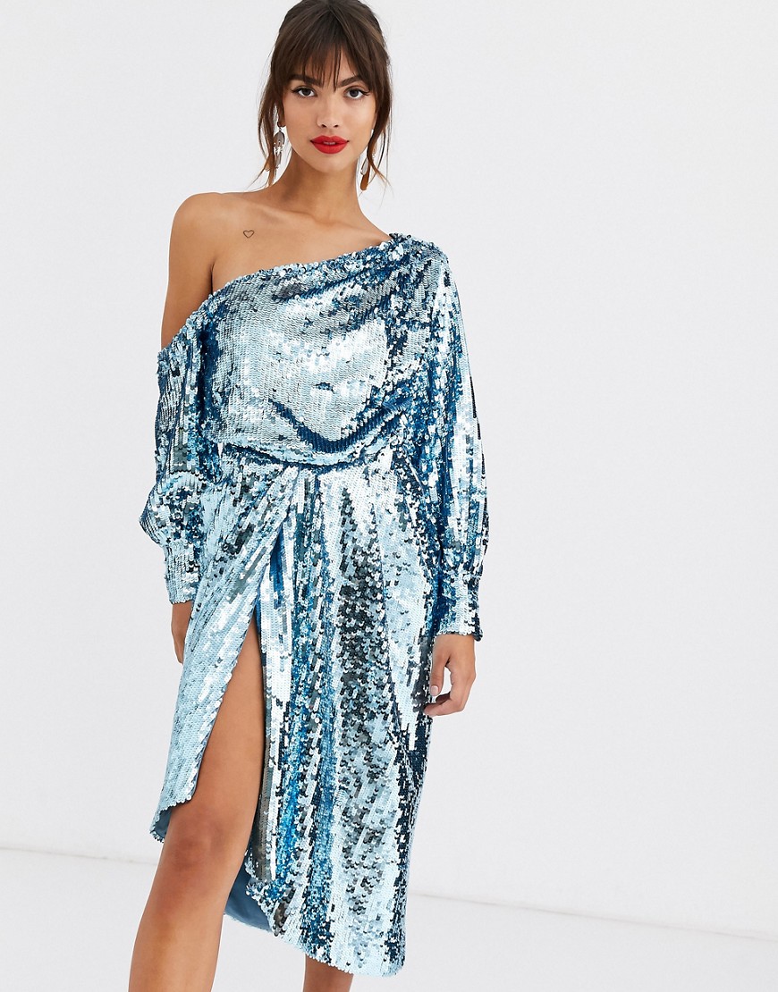 ASOS DESIGN - Gedrapeerde jurk met blote schouder en lovertjes in blauw
